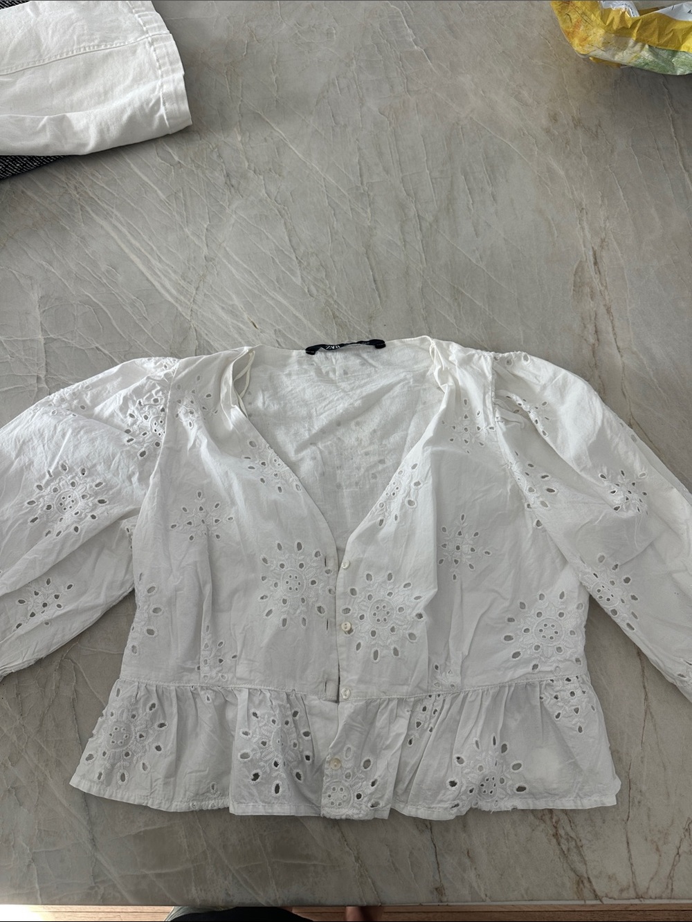 Women’s White Eyelet Peplum Button-Front Top Zara